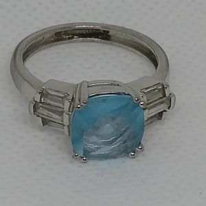 Vintage light blue rhinestone ring signed Size 9